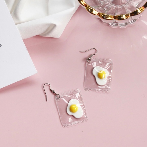 Eggs in a bag earrings NEW gift SUPER CUTE! VSCO - Picture 1 of 5